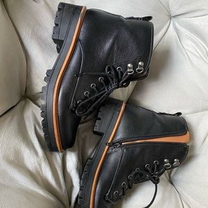 Woman's combat boots, black, size 8, indigo rd.